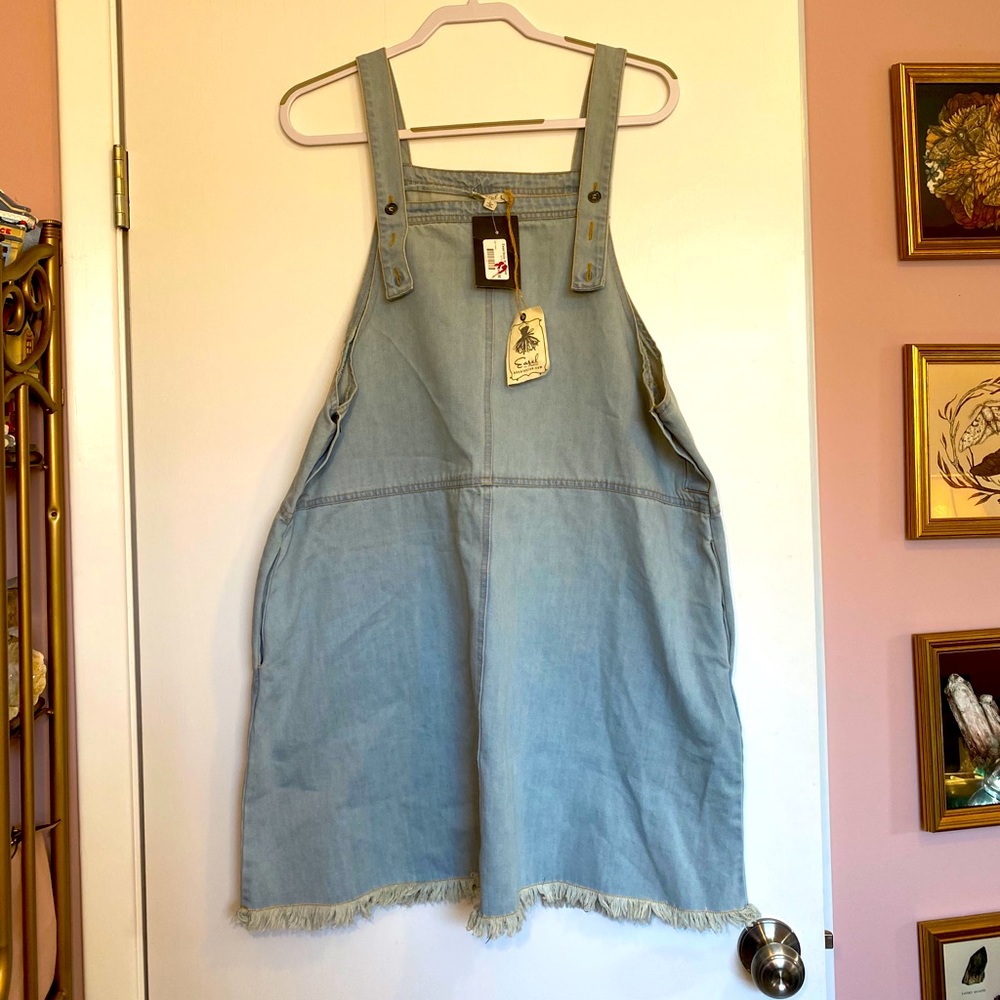 Easel Los Angeles jumper